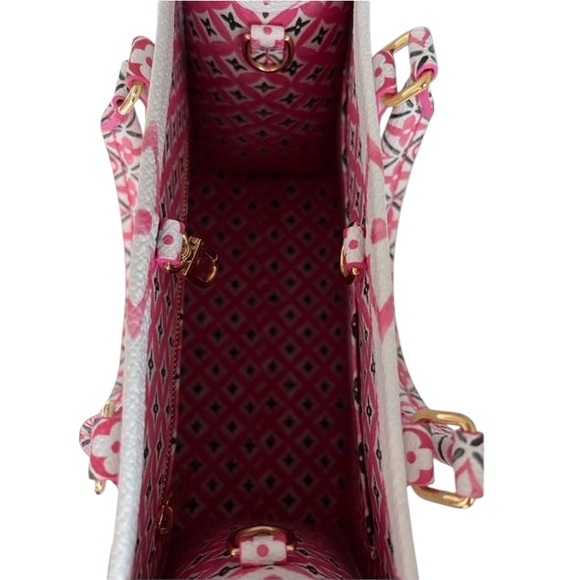 NEW Authentic Louis Vuitton Monogram Giant By The Pool 2.0 On The Go PM Pink Bag - Picture 11 of 13